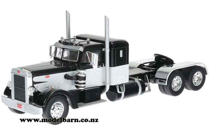 1/43 Peterbilt 350 Prime Mover (1952, black & white)