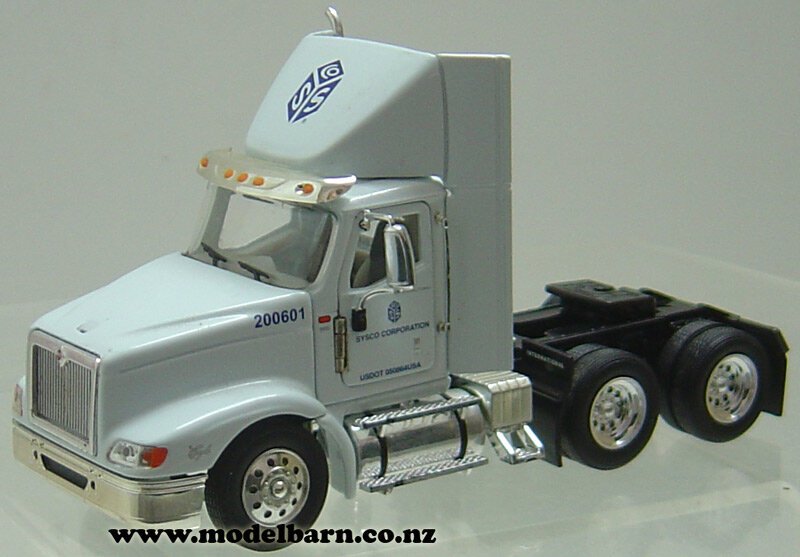 1/53 International 9400i & 2 Refer Trailers 