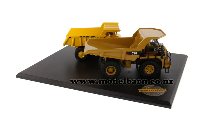 1/50 CAT 769 & 770 Dump Truck Set 