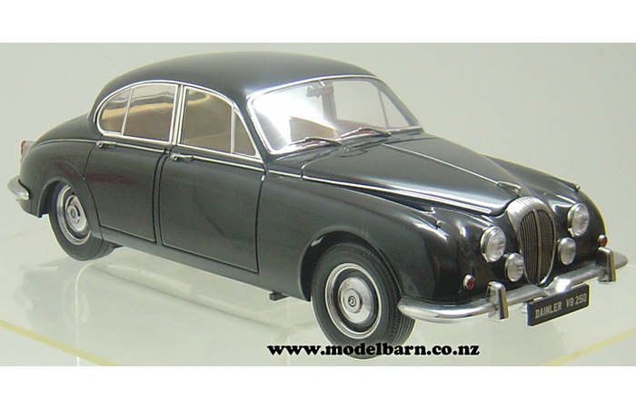 1/18 Daimler V8 250 (1967, black) - Vehicles-Jaguar & Daimler : Model ...