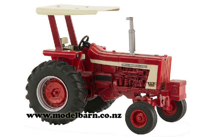 1/32 McCormick Farmall 806 Diesel with ROPS