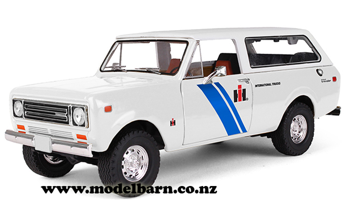 1/25 International Scout Traveler (1979) "IH"