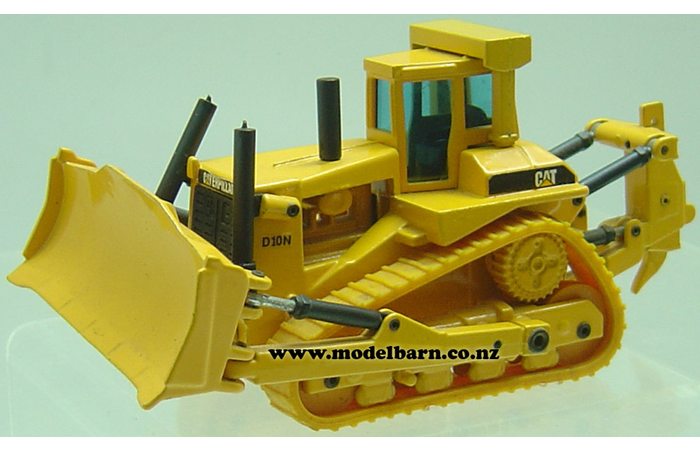 1/70 Caterpillar D10N Bulldozer with Ripper (broken front left ram)