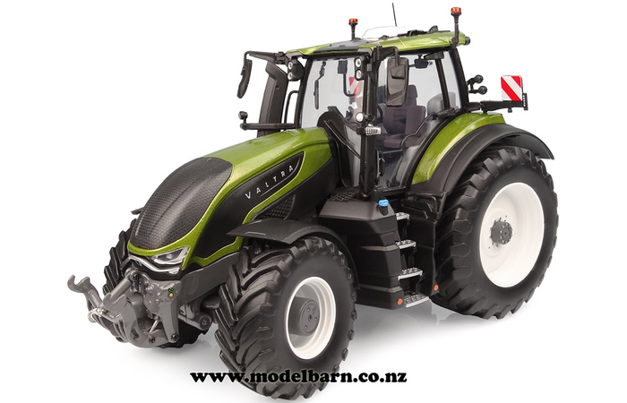 1/32 Valtra S416 (Metallic Green)