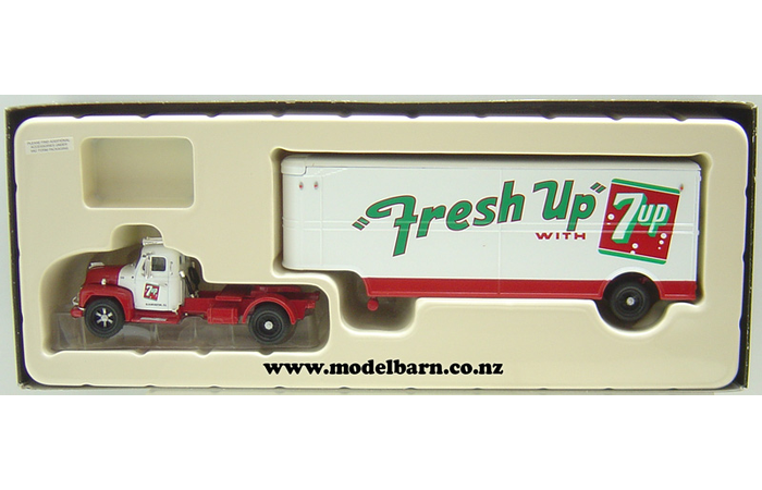 1/50 Diamond T 620 Prime Mover & Semi Fruehauf Trailer "Fresh Up with 7Up"