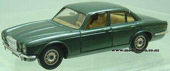 1/43 Jaguar XJ12 (dark green, unboxed)-jaguar-and-daimler-Model Barn