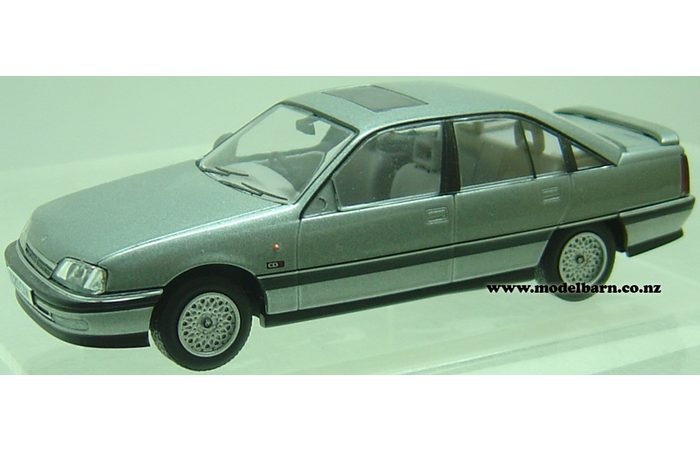 1/43 Vauxhall Carlton Mk II CDX (smoke grey) Used