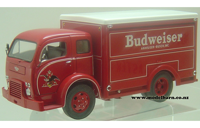 1/24 White 3000 Beer Delivery Truck (1955) "Budweiser"