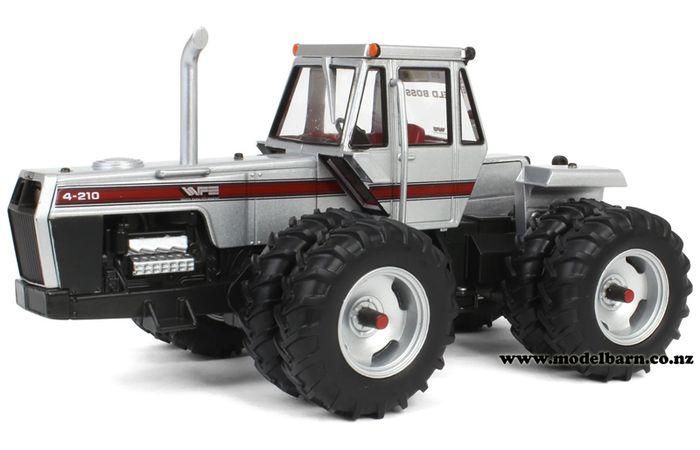 1/32 White 4-210 4WD with Duals All-round "NFTM 2024"