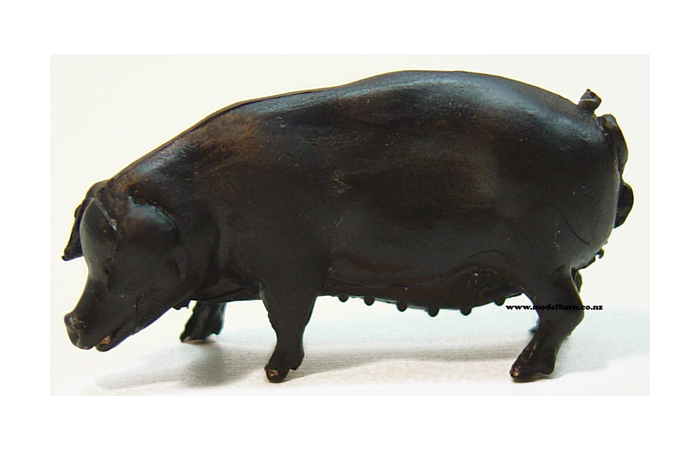 1/32 Large Black Sow