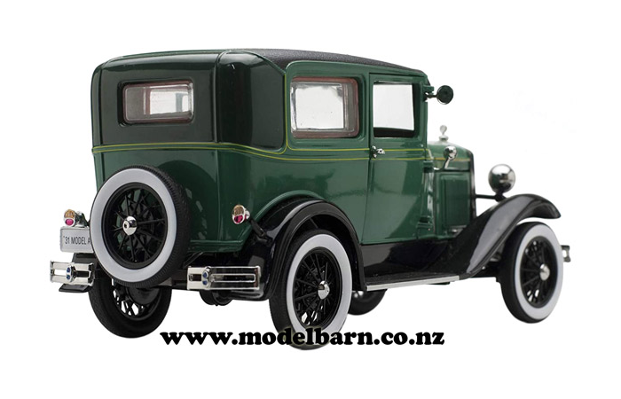 1/18 Ford Model A Tudor (1931, Balsam Green & Vagabond Green