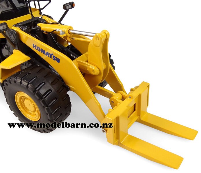 1/50 Komatsu WA600-8 Wheel Loader with Bucket & Forks 