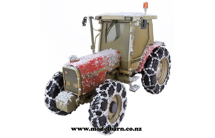 1/32 Massey Ferguson 3090 "Snow Edition"