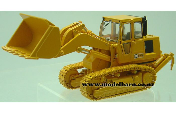 1/48 Caterpillar 973 Track Loader with Ripper (missing light)